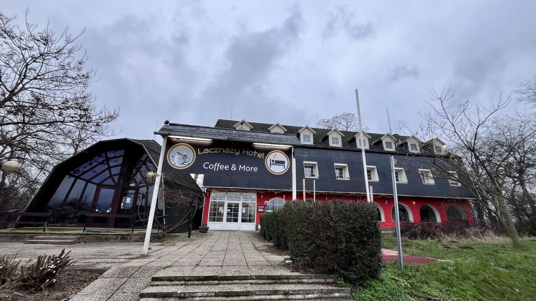 M1 Laczházy Hotel  Mocsa (1)