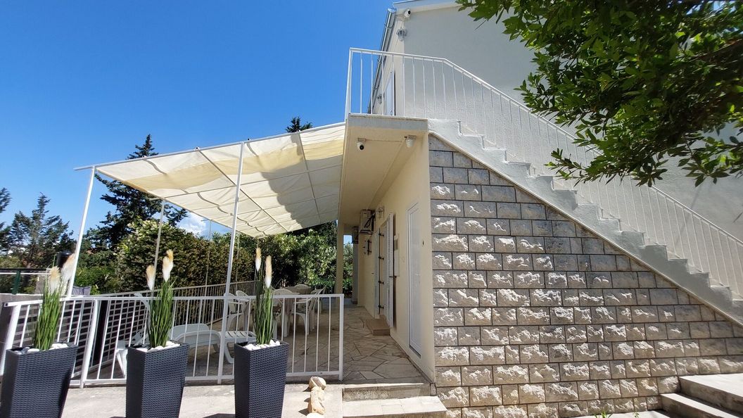 Apartman Flóra Sutivan (1)