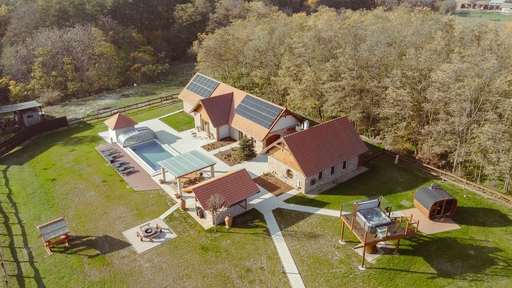 LeNora Vendégház Várgesztes (1)