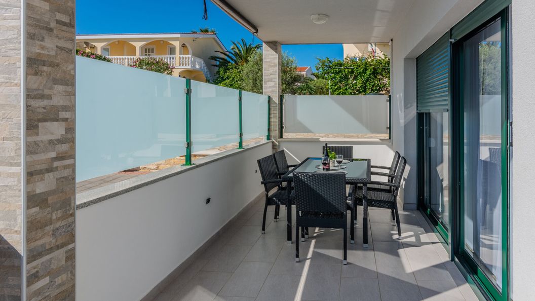 Apartmanok Parkolóhellyel Vir - Kozjak, Vir - 23400 Vir - Kozjak (1)