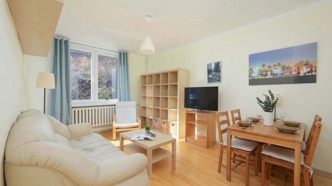 Wałowa 4 | Apartament z Balkonem | Śródmieście Warszawa (1)