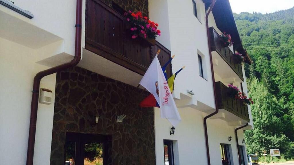 Hotel Popasul Regelui Transalpina (1)