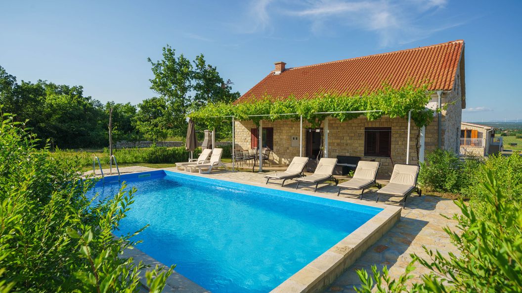 House Stone Curlew 6 Lišane Tinjske (1)