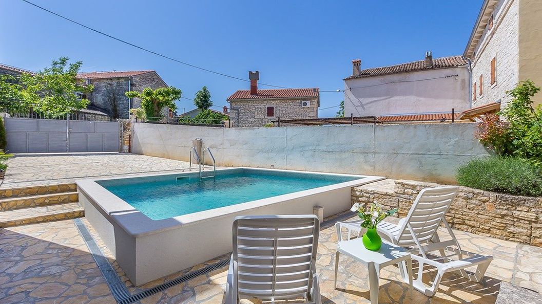 Mala Hiža Svetvincenat (1)