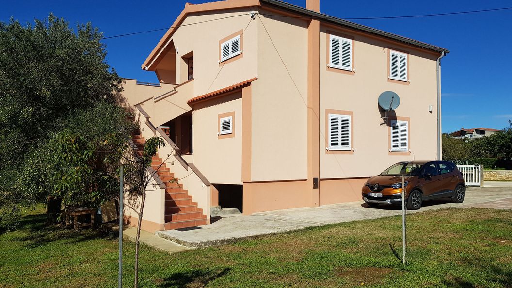 Apartments Leonardo Vrsi (1)