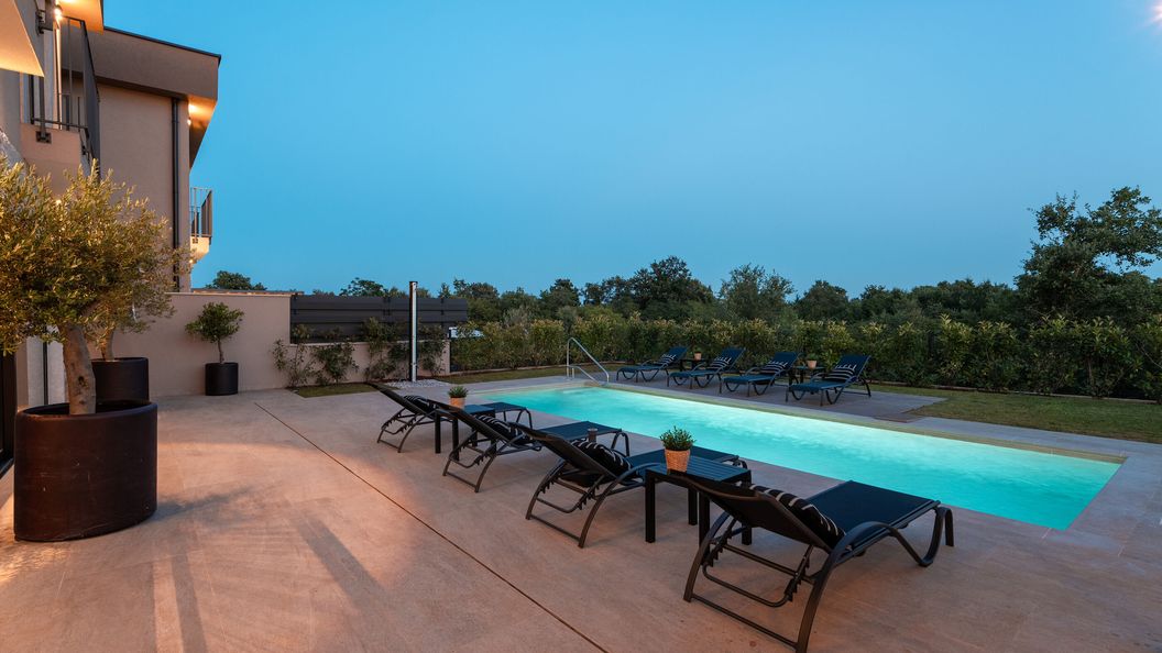 Villa Palazzina I s bazenom i wellnesom Vranici (1)