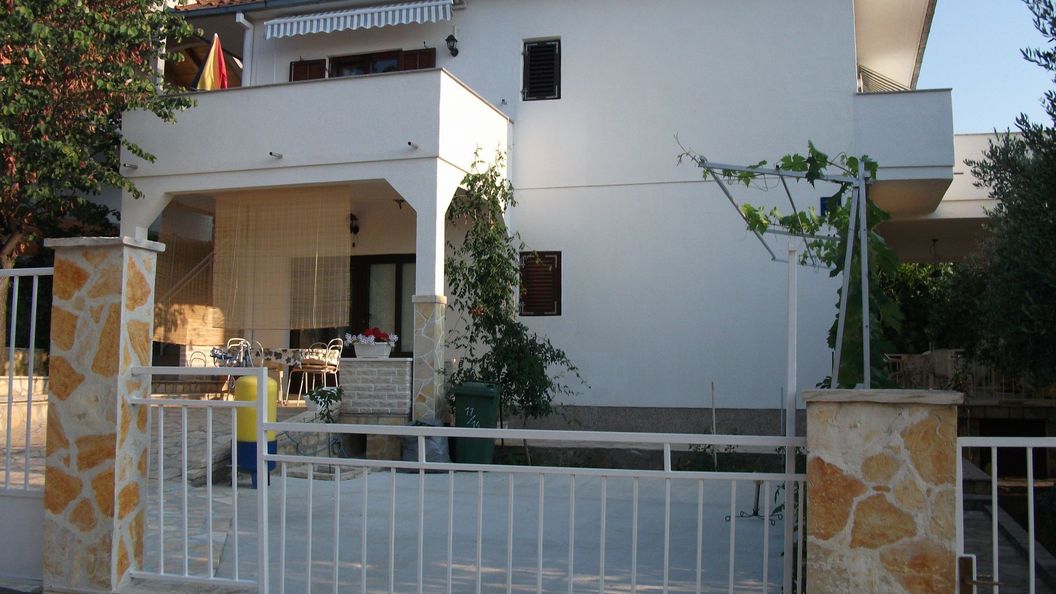 Apartment Dusko Karin Gornji (1)