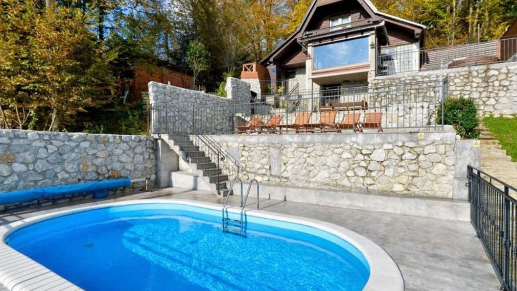 Ház Családok Részére Medencével Karlovac - 22089 (1)