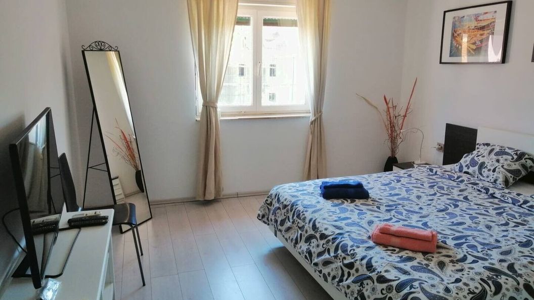 Apartmanok Parkolóhellyel Vis - 22544 (1)