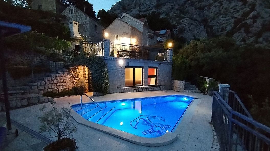 Ház Családok Részére Medencével Makarska - 22882 (1)