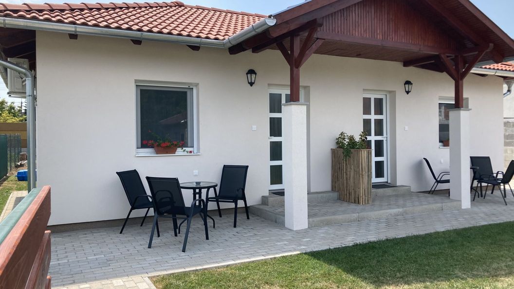 Titti Apartman Balatonboglár (1)