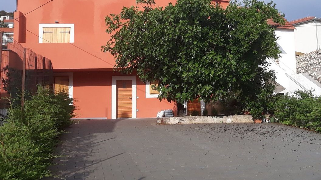 Apartmanok Parkolóhellyel Sibenik - 23756 Šibenik (1)