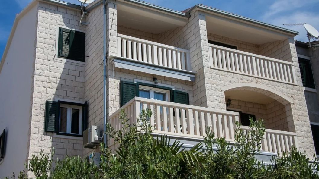 Apartments With Parking Space Bol, Brač - 23845 Bol (1)