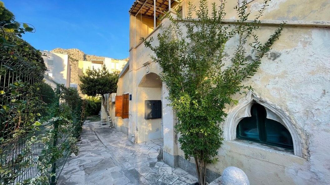 Apartmanok Parkolóhellyel Omis - 23914 Omiš (1)