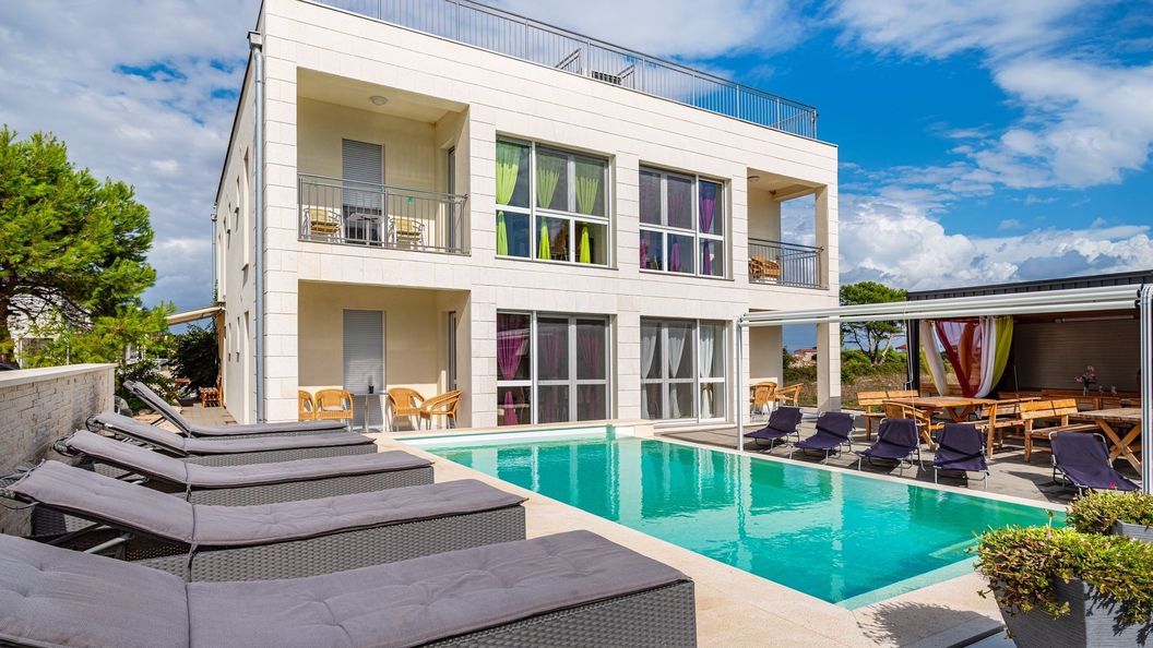 Apartmanok Családok Részére Medencével Vir - 23976 (1)