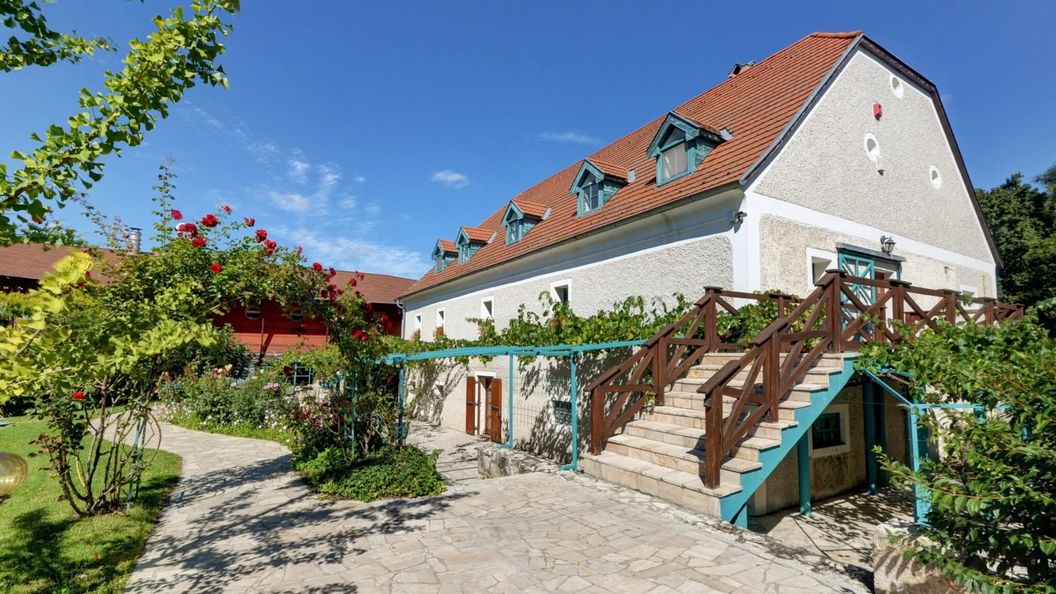 Almási Öregmalom Vendégház Dunaalmás (1)