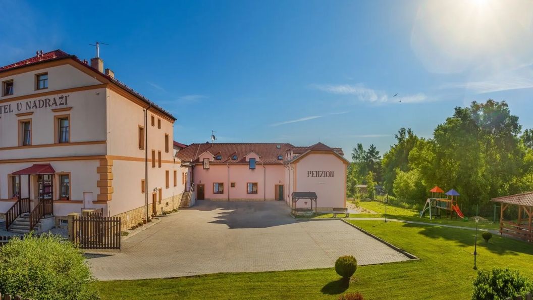 Hotel u Nadraží Teplá (1)