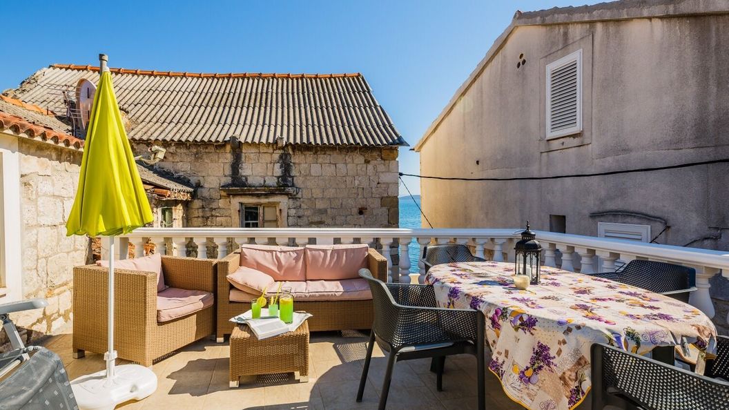 Apartments Villa Mirakul Kastel Novi (1)