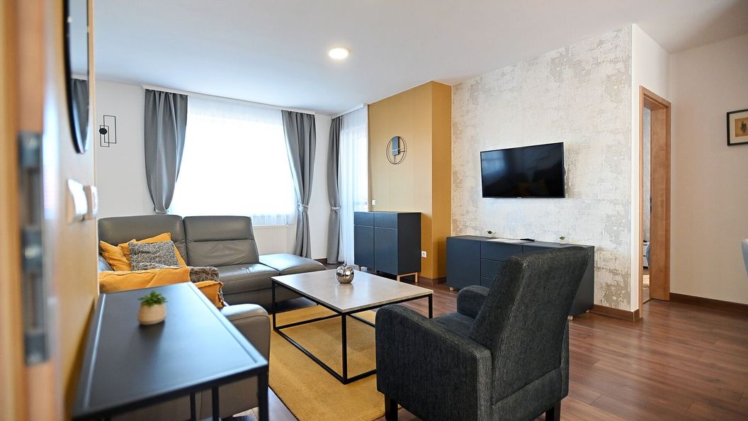 ONE Luxury Grand Suite Eger (1)