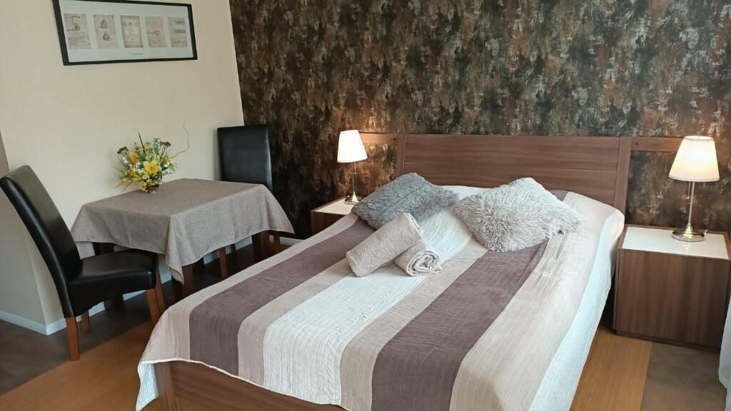 Lux Apartment Small (1)