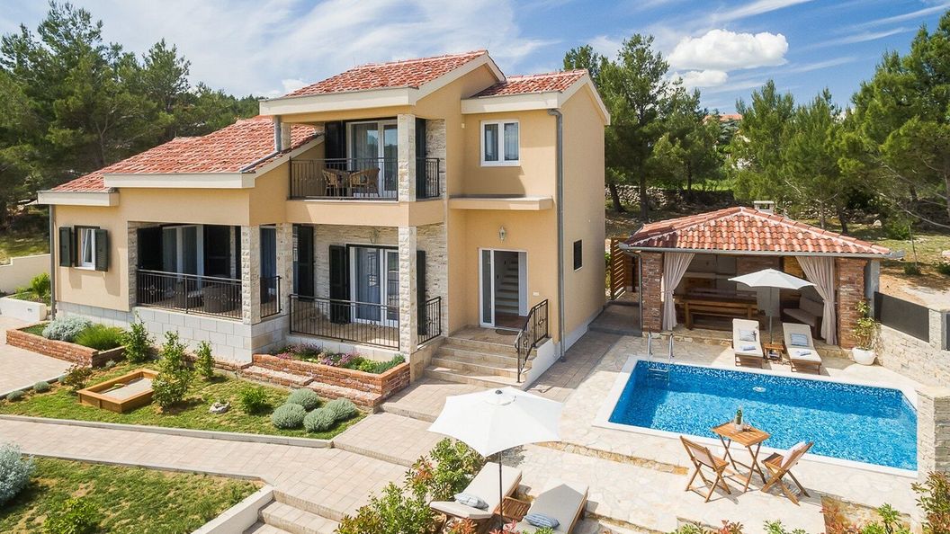 Seafront villa Noah Pridraga (1)