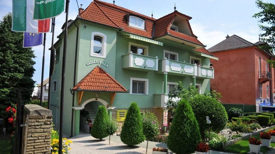Guszti Villa Hévíz (1)