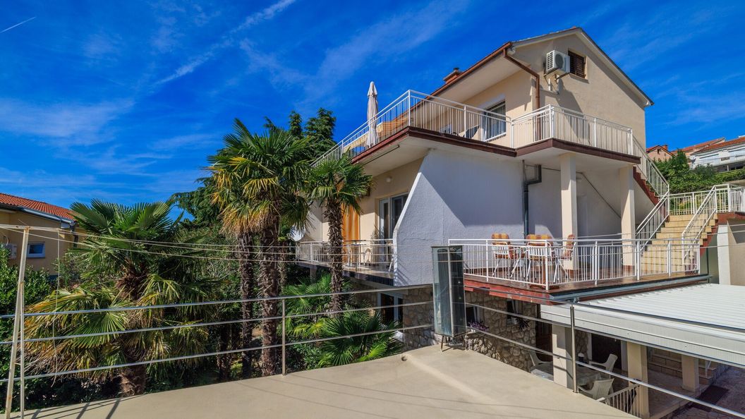 Apartments Danica Dramalj (1)