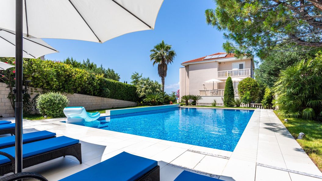 Apartmanok Családok Részére Medencével Splitska, Brac - 23224 Splitska (1)