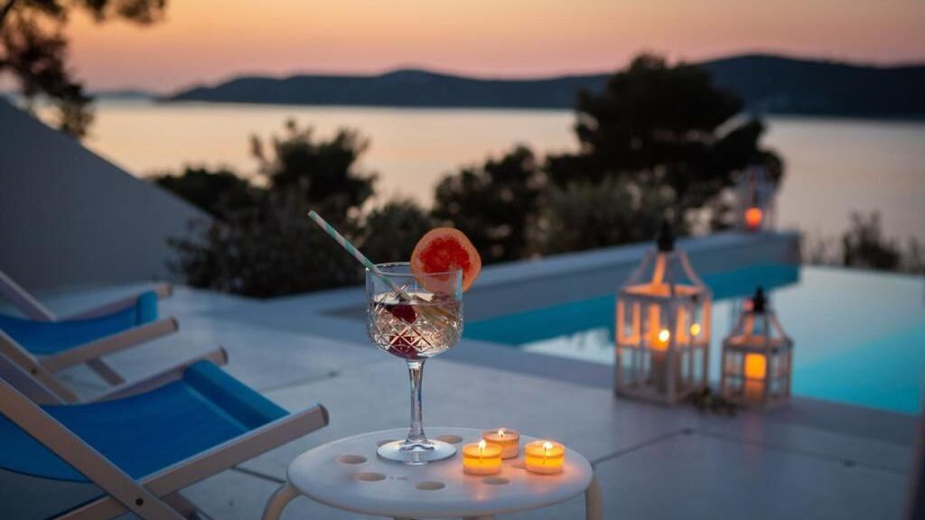 Ház Családok Részére Medencével A Tenger Mellett Sparadici, Sibenik - 24200 Šparadići (1)