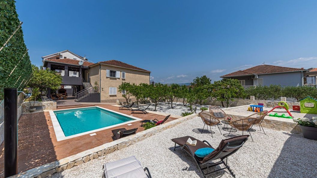 Apartments Piveta Okrug Gornji (1)