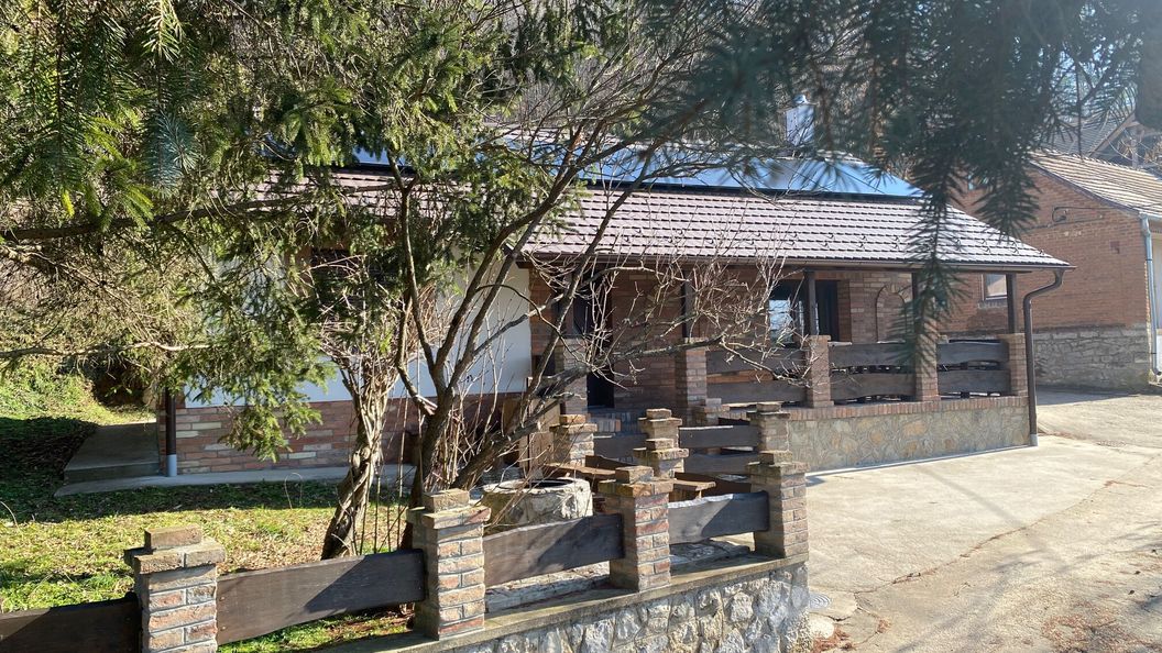 Csicsergő ház Orfű (1)