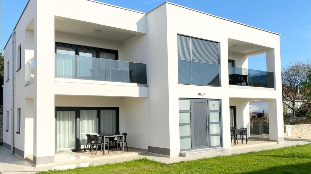 Apartment Malina Kremenici (1)