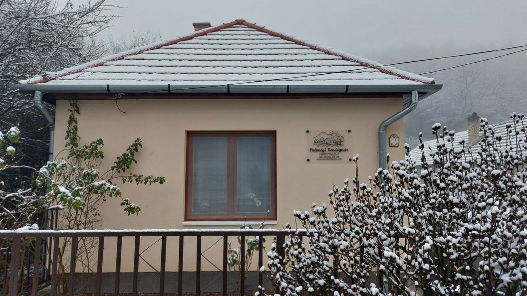 Faluvégi Vendégház Cserépváralja (1)
