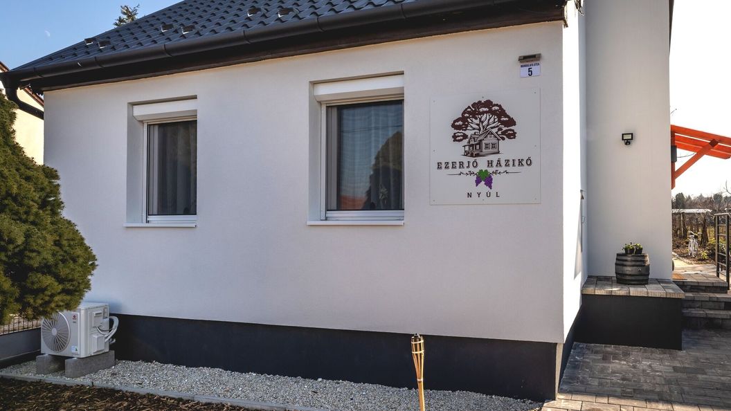 Ezerjó Házikó Nyúl (1)