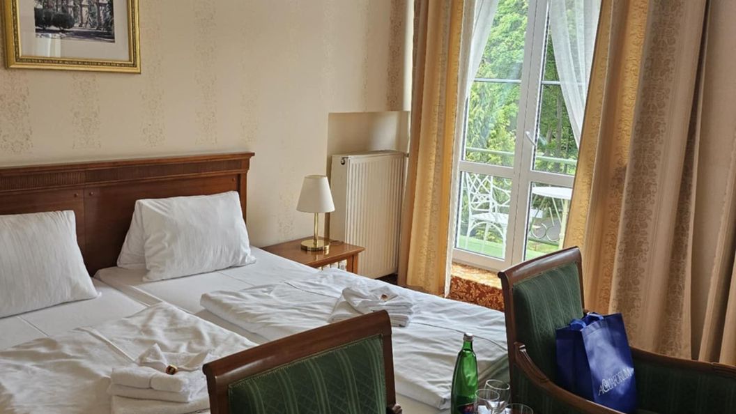 Zámek Červený Hrádek (1)