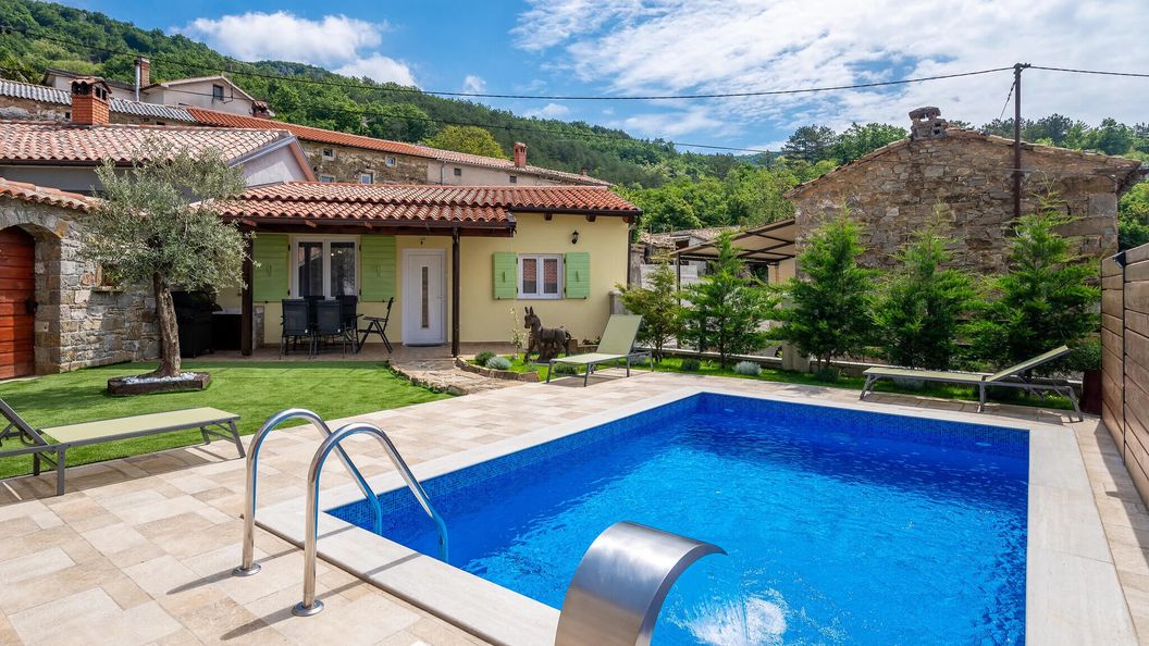 Vendégház Lupoglav - CIS366 (1)