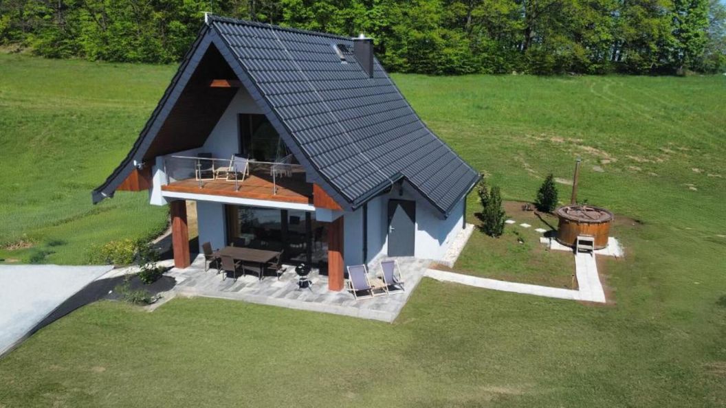 W Sercu Kotliny - luksusowe wille 8 osobowe z balią opalaną drewnem i widokiem na góry Marcinów (1)