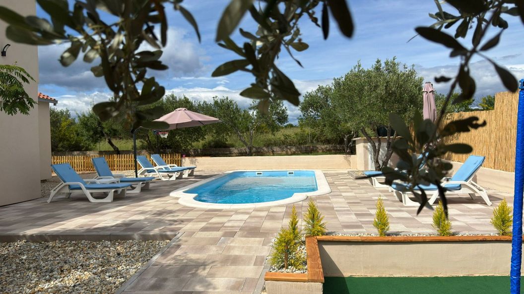 Villa Mare with pool Nadin (1)