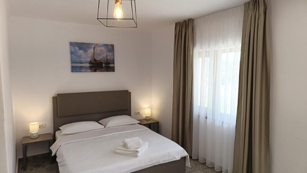 Casa Viviana Vama Veche (1)