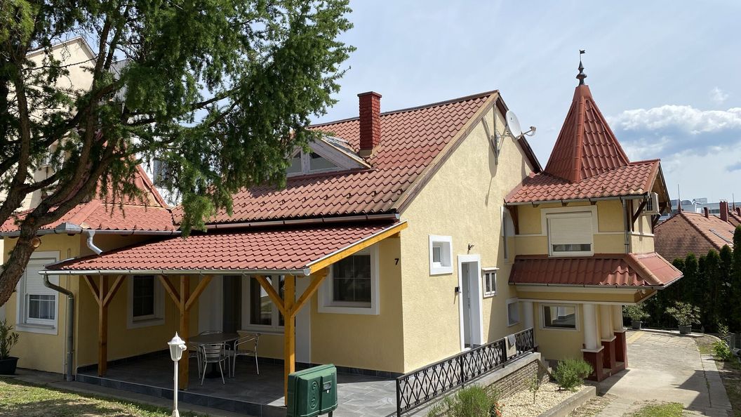 Kármen Apartmanház Hévíz (1)