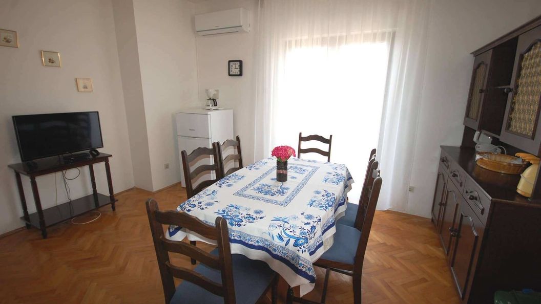 Apartmanok Parkolóhellyel Njivice, Krk - 21869 Njivice (1)