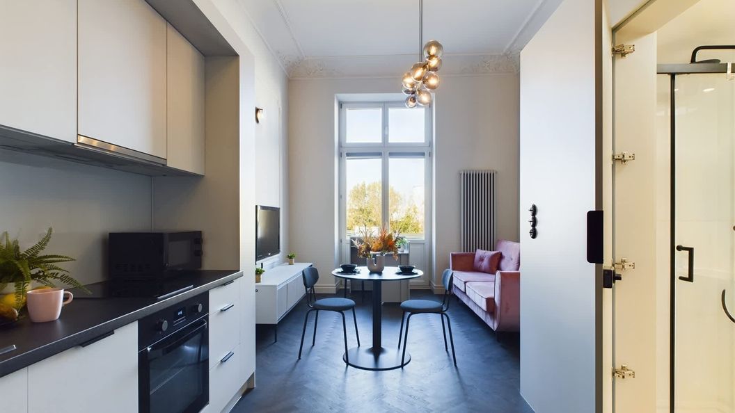 Hoża 39 Warszawa | Wyjątkowy Apartament | Biurko (1)