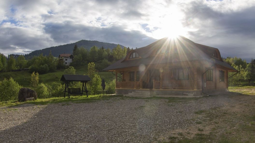 Cabana Izvorul Miclăușa Vama (1)