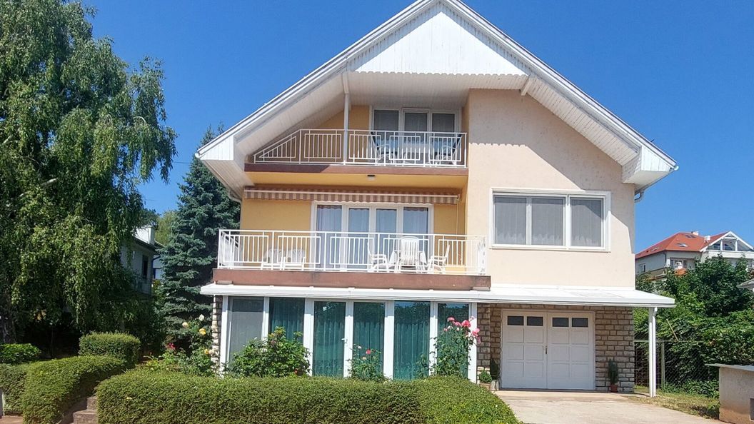 Fenyőrigó Apartman Balatonalmádi (1)