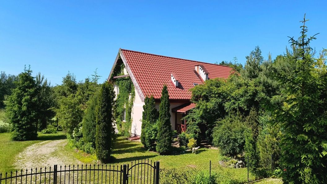 Dom z ogrodem na Mazurach (1)