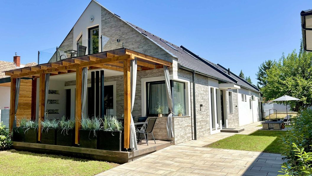 Brothers House Vendégház Balatonszárszó (1)