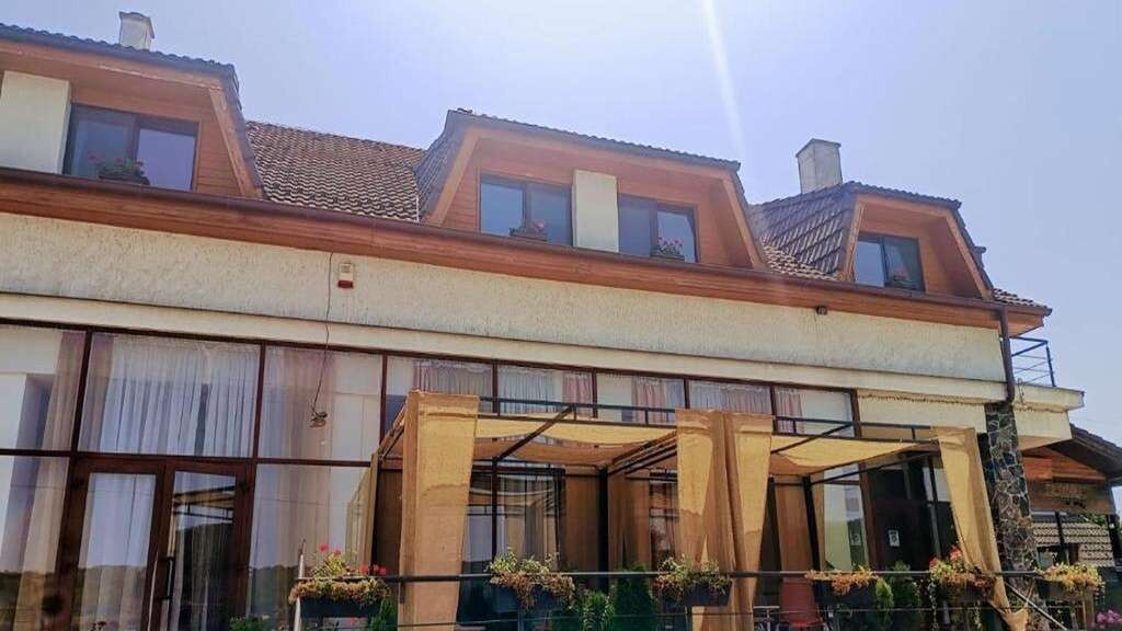 Pensiunea La Cuib Cristian (1)