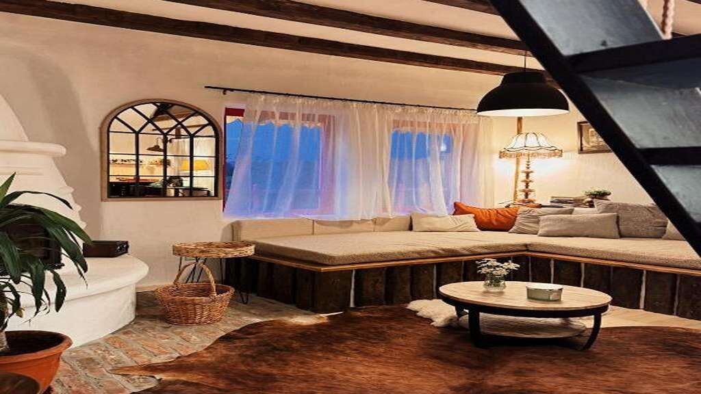 Inside, The Village- The Brick Loft Tunari (1)