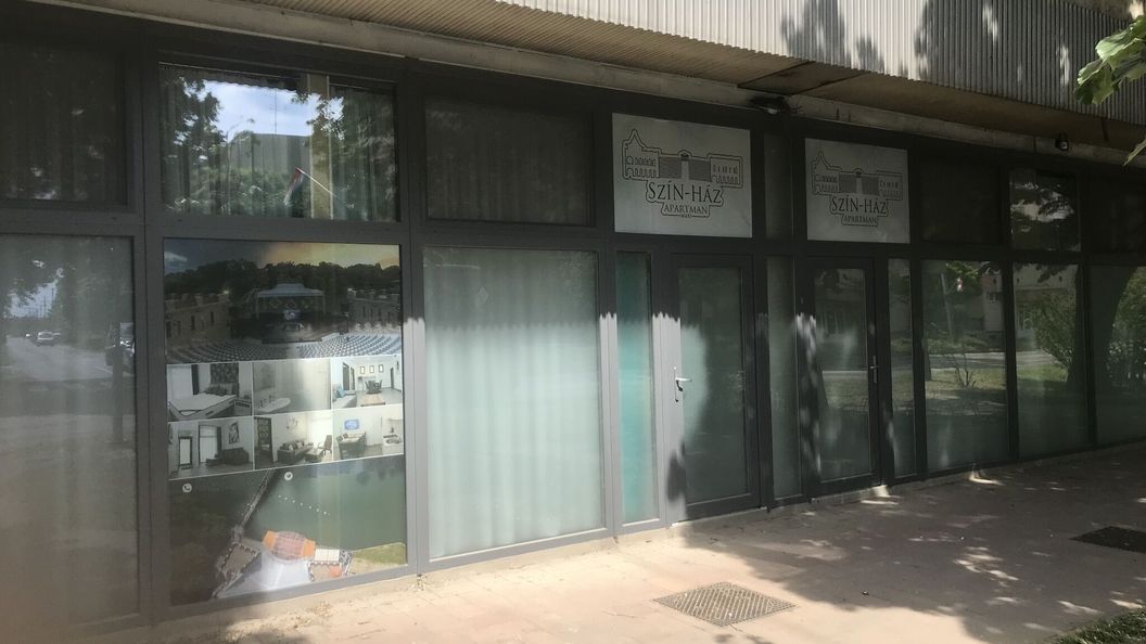 Szín-ház Apartman Szarvas (1)