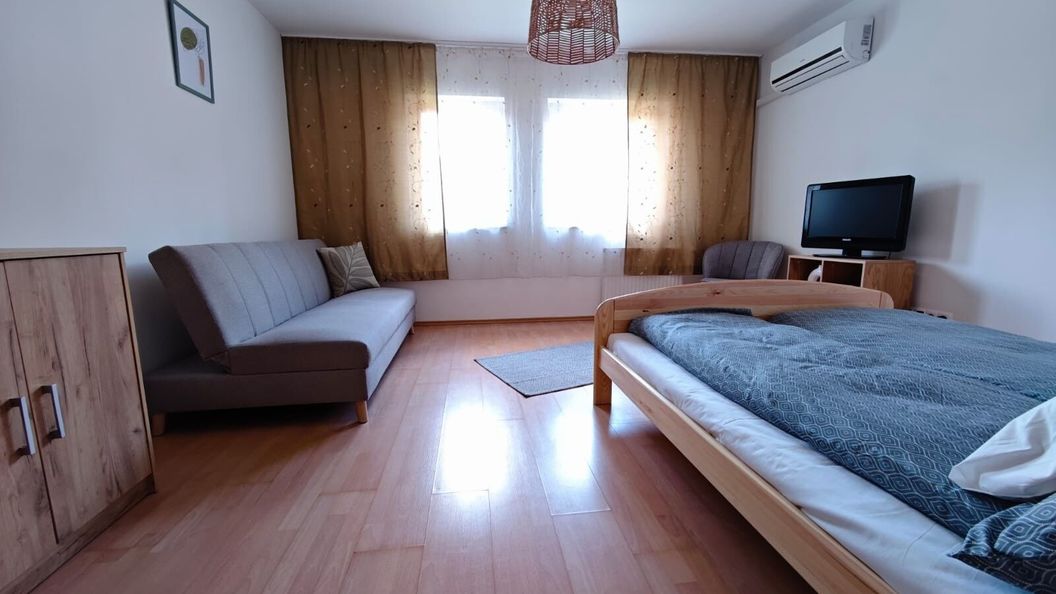 Szilfaliget Apartman Cserkeszőlő (1)